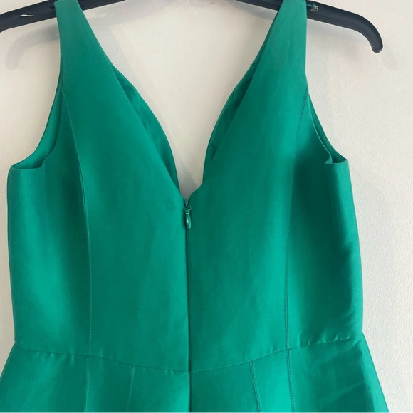 Halston Heritage Sleeveless Plunge-Neck Tulip Evening Gown Dress 22466 - Picture 6 of 9